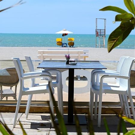 Hotel Andi Durrës Buitenkant foto
