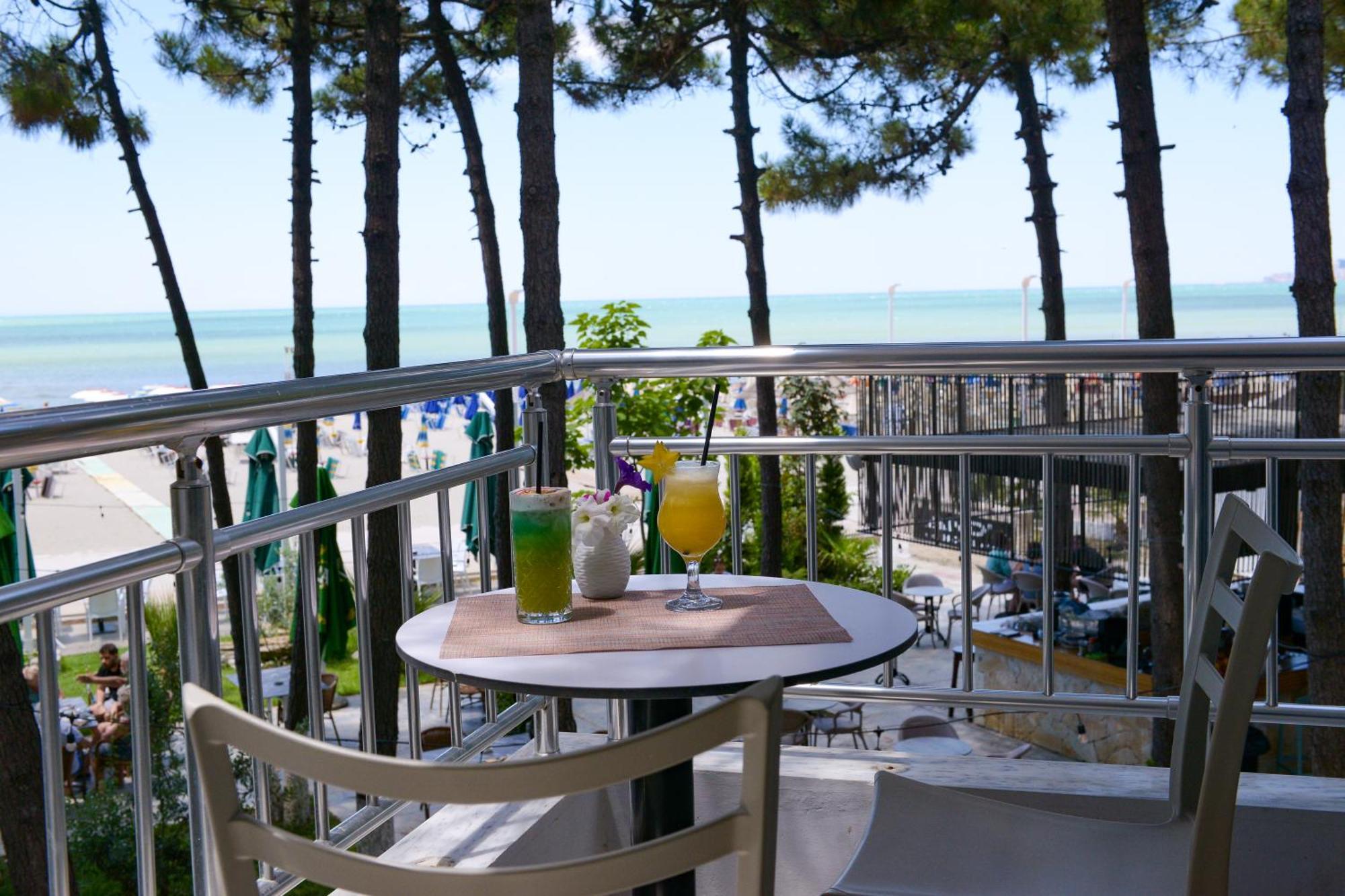 Hotel Andi Durrës Buitenkant foto