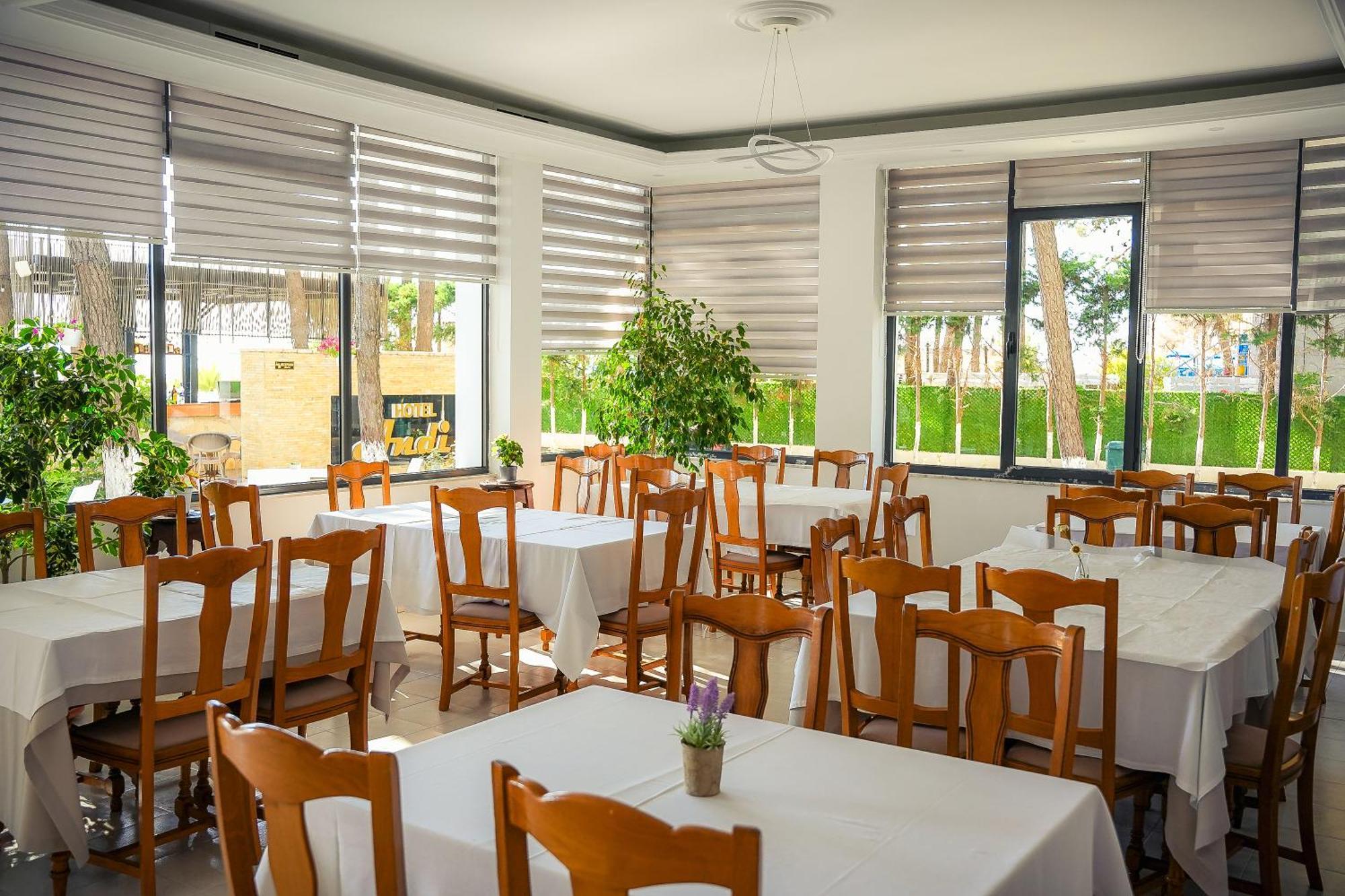 Hotel Andi Durrës Buitenkant foto