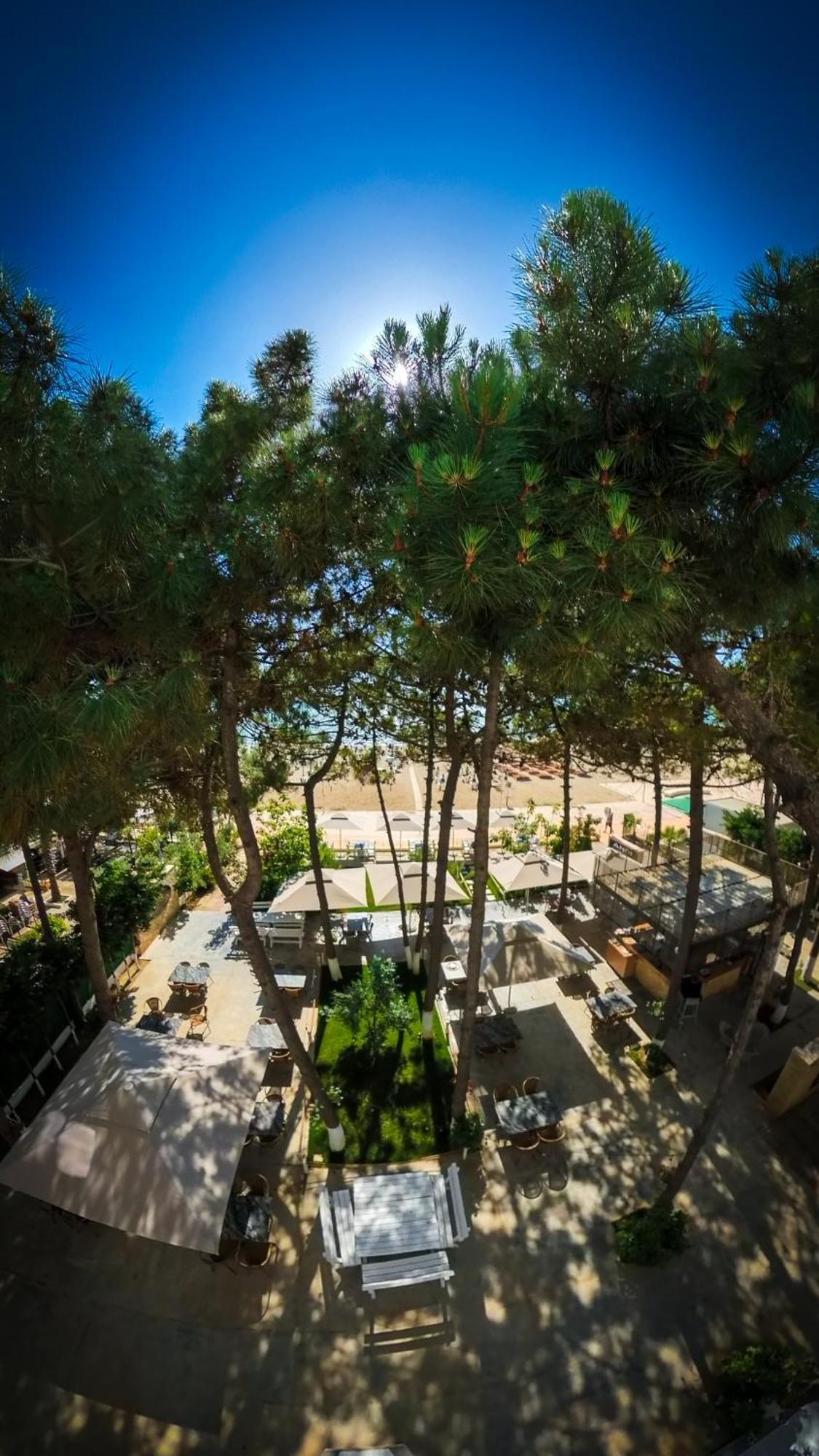 Hotel Andi Durrës Buitenkant foto
