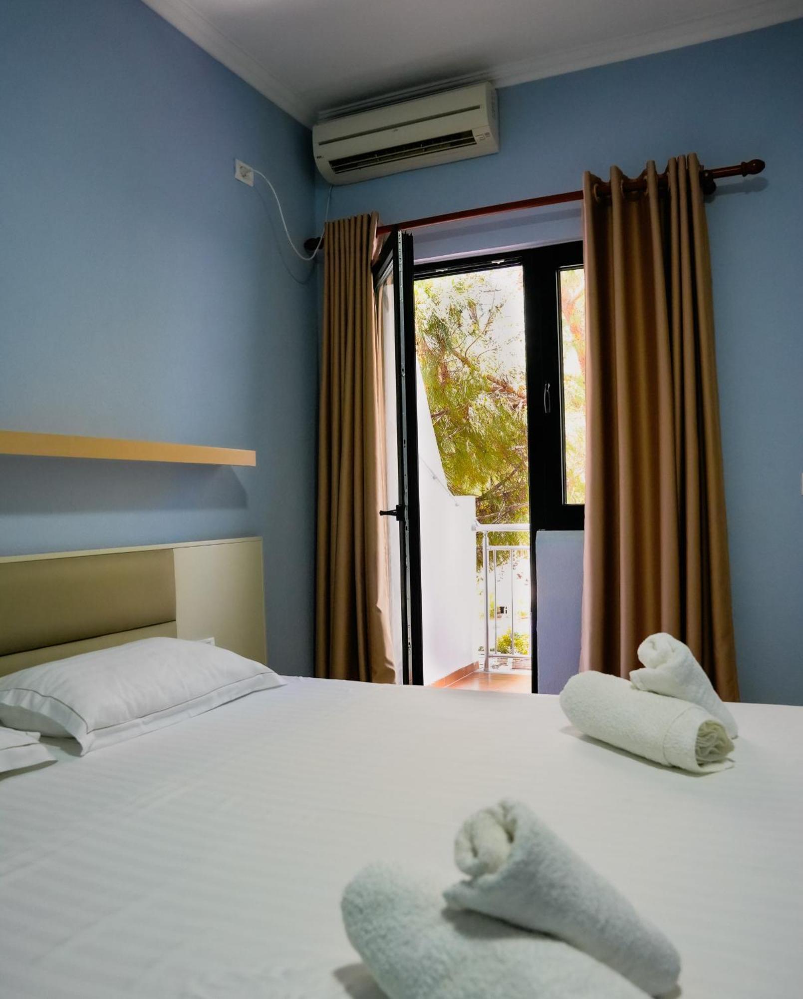 Hotel Andi Durrës Buitenkant foto