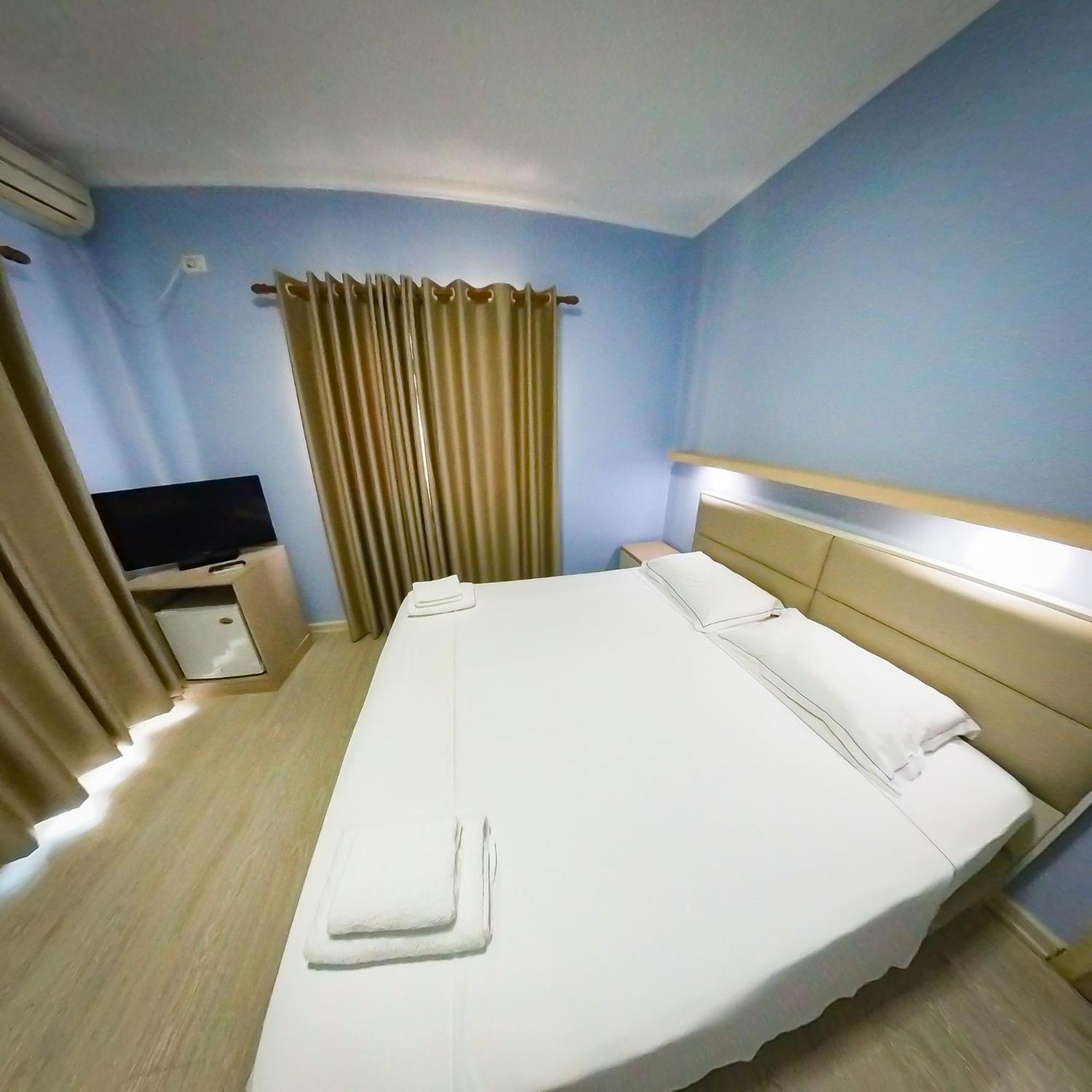 Hotel Andi Durrës Buitenkant foto