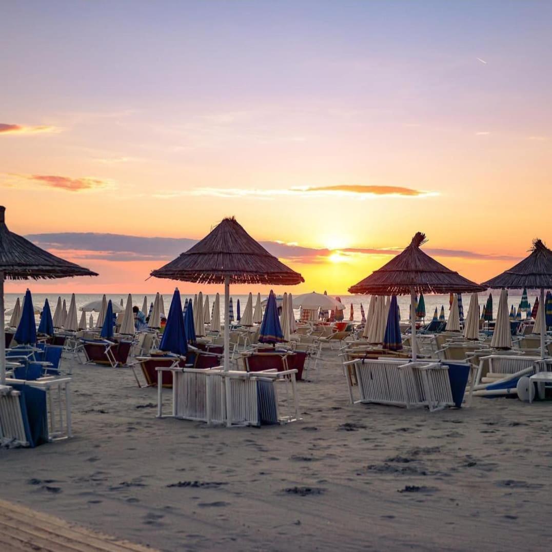 Hotel Andi Durrës Buitenkant foto