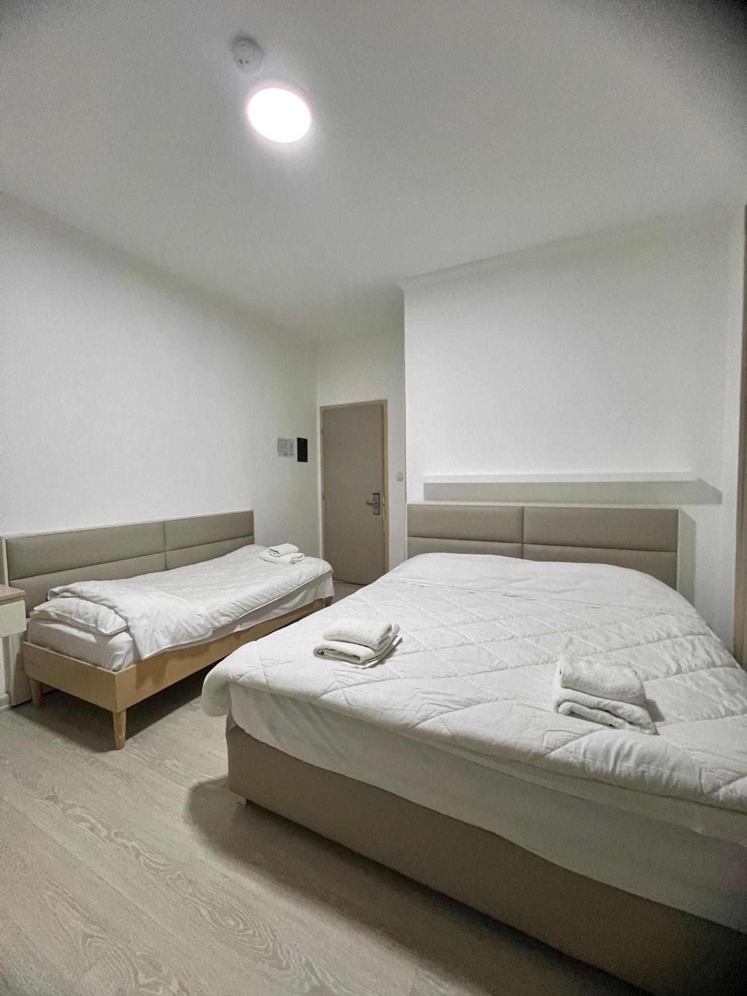 Hotel Andi Durrës Buitenkant foto
