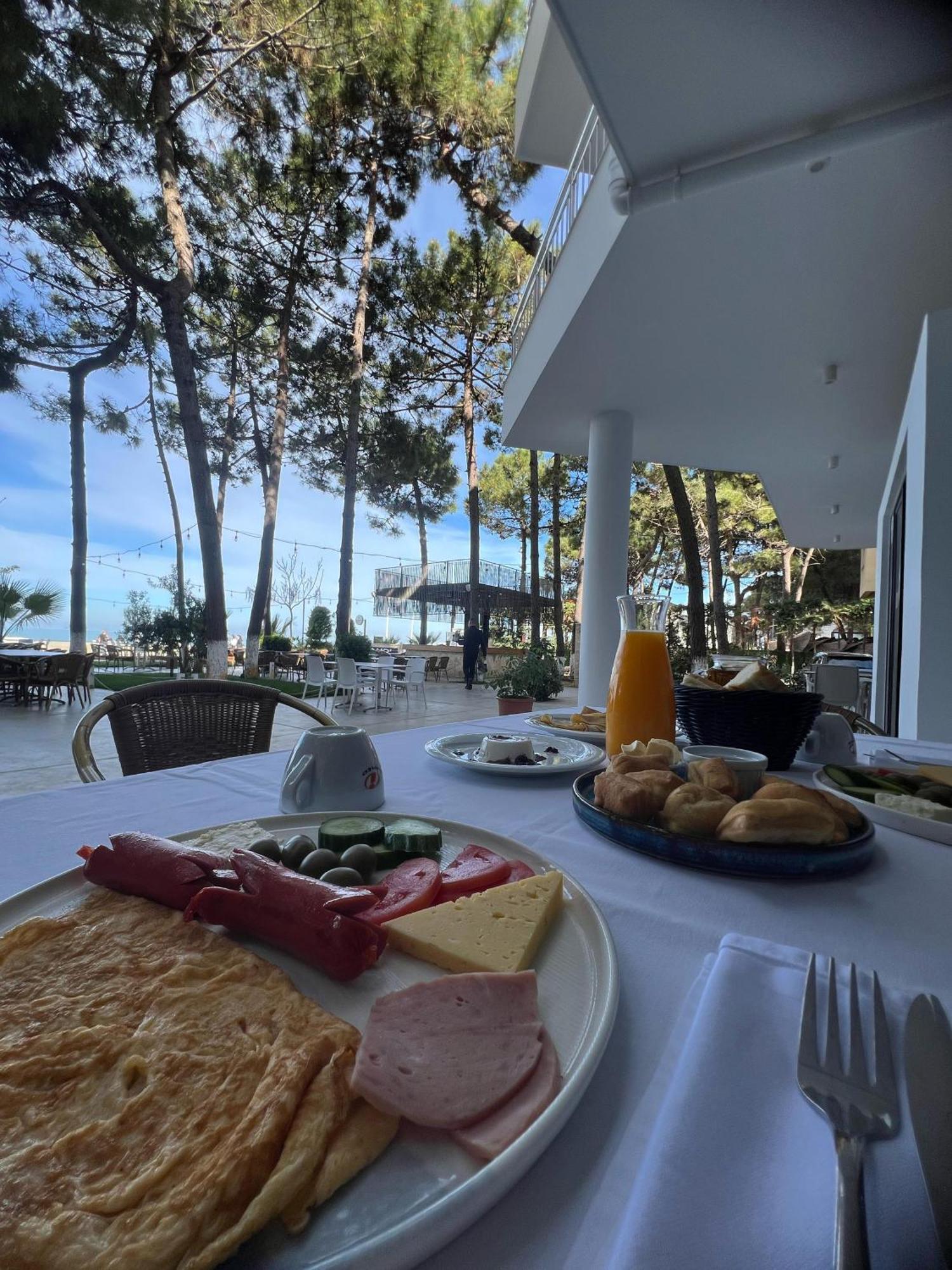 Hotel Andi Durrës Buitenkant foto